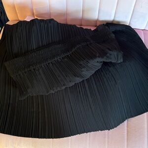 T Tahari Black A-Line Pleated Skirt